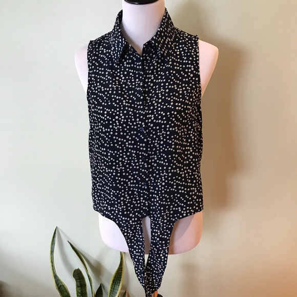 Urban Outfitters Polka Dot Tie Top - Picture 2 of 5